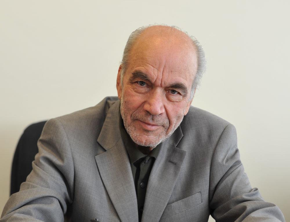 رضا داوری اردکانی
